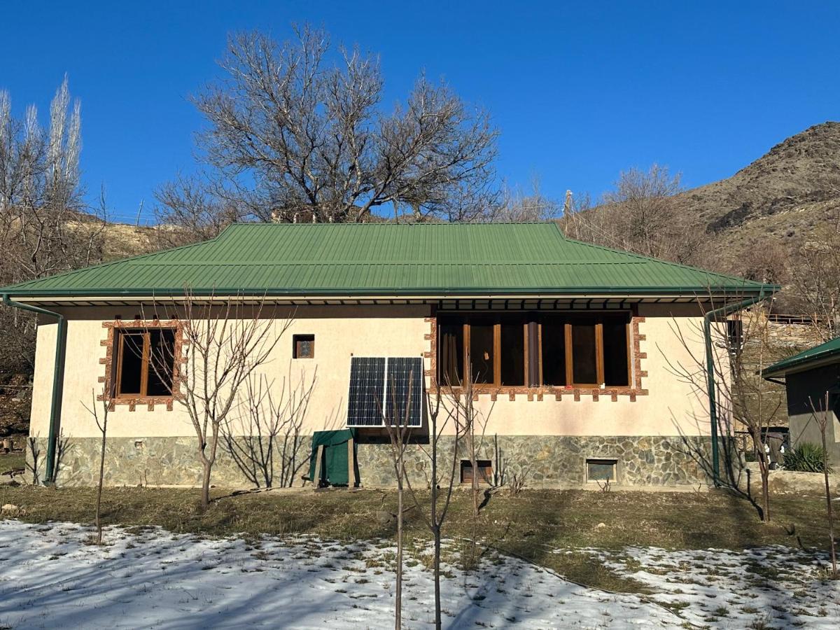 Hayat Guesthouse Nuratau Mountains Yukary-Ukhum Exterior photo