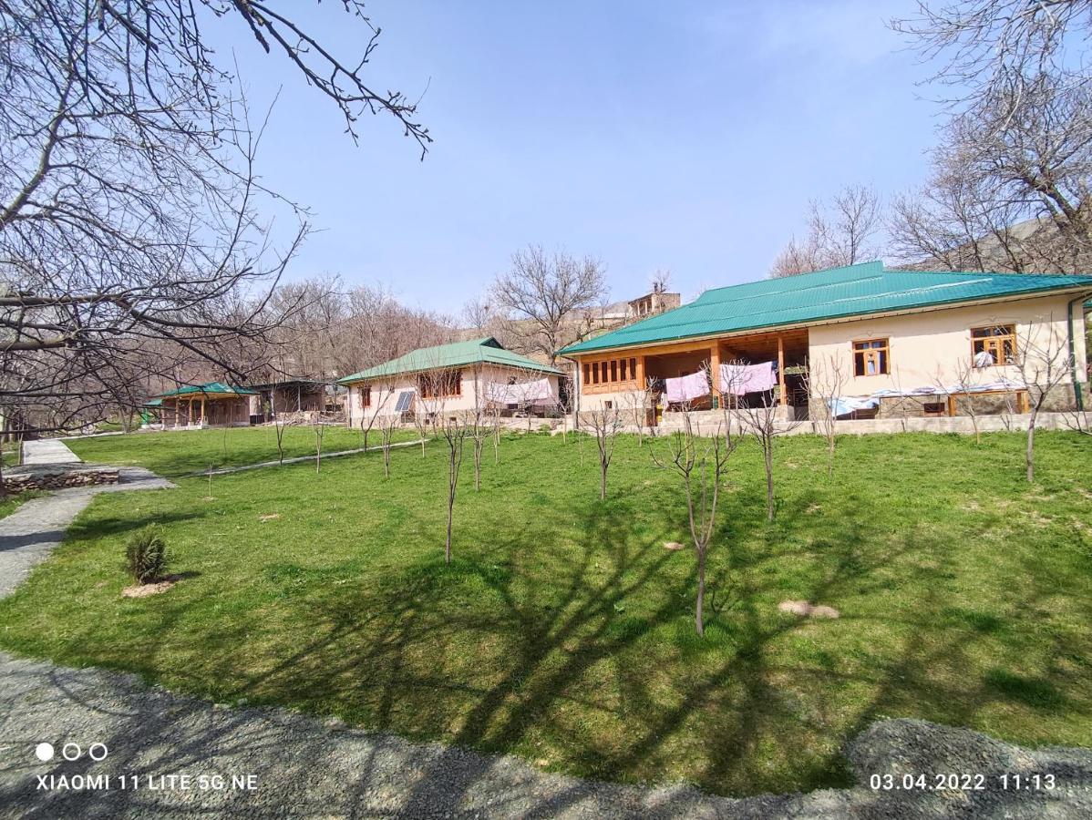 Hayat Guesthouse Nuratau Mountains Yukary-Ukhum Exterior photo