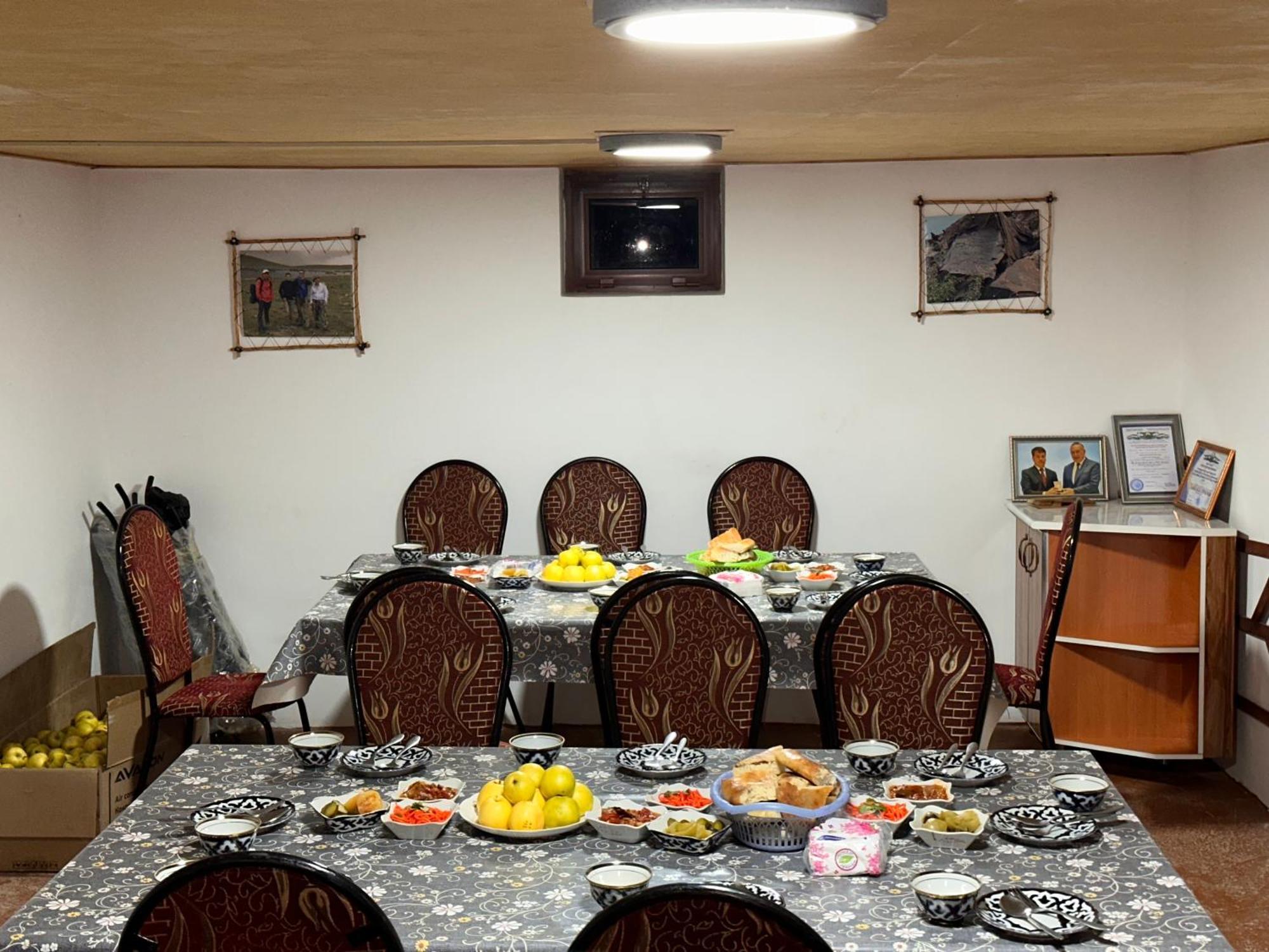 Hayat Guesthouse Nuratau Mountains Yukary-Ukhum Exterior photo
